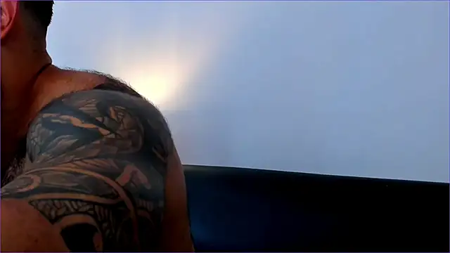 BradLeon  online show from October 16, 2025, 5:14 pm