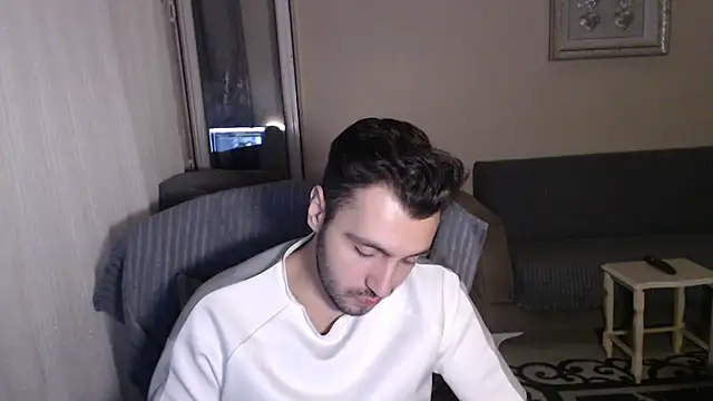 handsomeee04 online show from October 4, 2025, 1:03 am