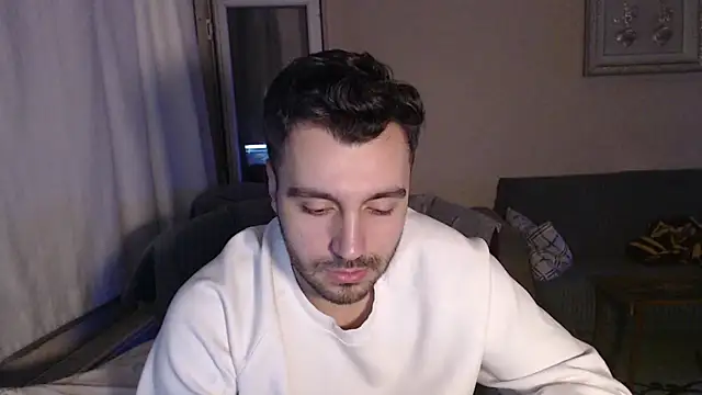 handsomeee04 online show from November 3, 2025, 9:27 pm