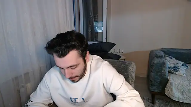 handsomeee04 online show from April 21, 2026, 5:06 pm