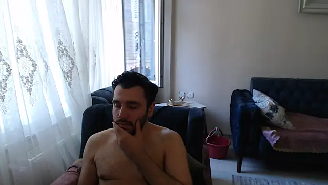 handsomeee04 online show from June 4, 2026, 5:57 am