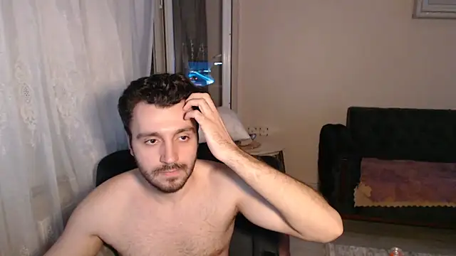 handsomeee04 online show from June 4, 2026, 9:21 pm