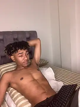 Boy cock18 online show from February 24, 2025, 11:21 am