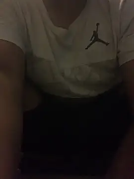 MelHorny03 online show from April 4, 2026, 1:19 pm