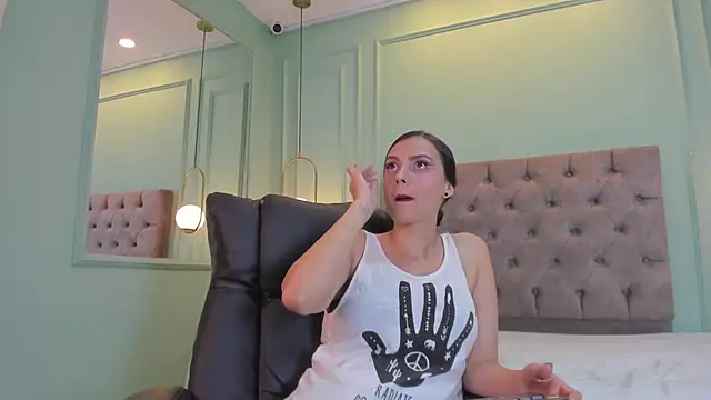 Abril jones10 online show from December 31, 2024, 4:16 am