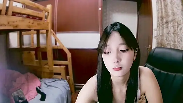 lulu-2002 online show from December 31, 2024, 4:14 pm