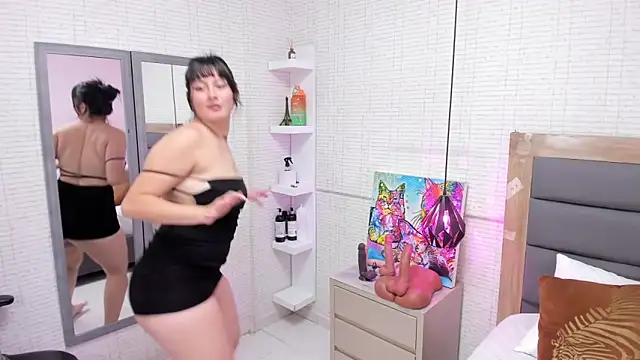 Snapshot of LOLAMAXI chatting on October 11, 2025, 2:48 pm LOLAMAXI online show from October 11, 2025, 2:48 pm