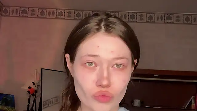 Snapshot of eva_varnerr chatting on May 4, 2026, 8:38 pm eva varnerr online show from May 4, 2026, 8:38 pm