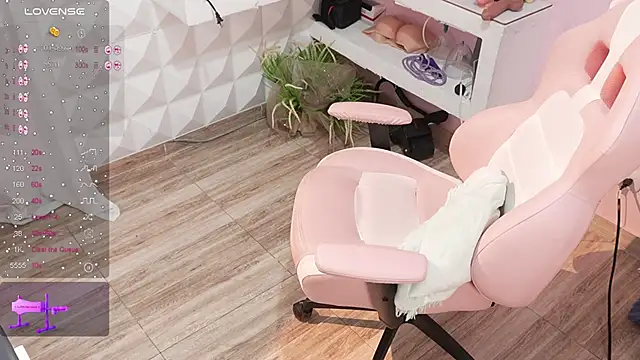 Mara-Bella online show from April 19, 2026, 6:21 pm