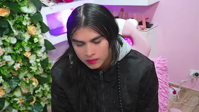 Snapshot of Mara-Bella chatting on May 9, 2026, 3:17 pm Mara-Bella online show from May 9, 2026, 3:17 pm