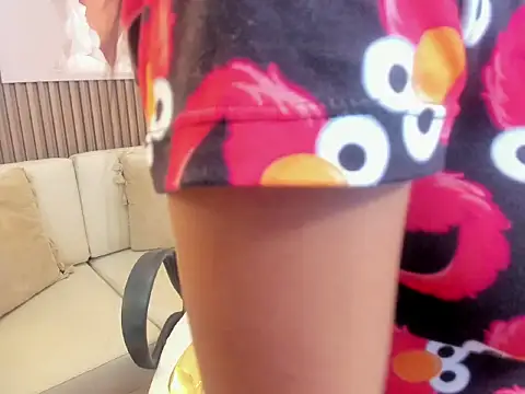 Snapshot of Daphne_Fox_ chatting on November 12, 2025, 4:02 am Daphne Fox online show from November 12, 2025, 4:02 am