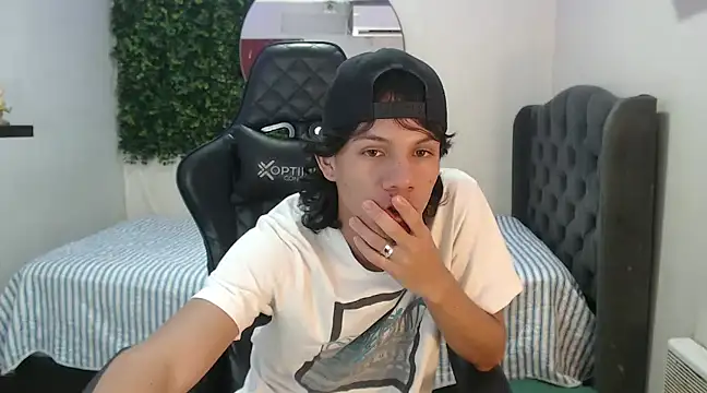 andy dan18 online show from January 21, 2025, 7:28 pm