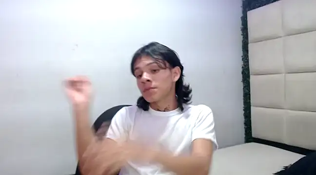 andy dan18 online show from February 1, 2025, 3:52 am