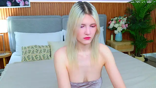 NellieLoyns online show from April 18, 2026, 5:17 pm