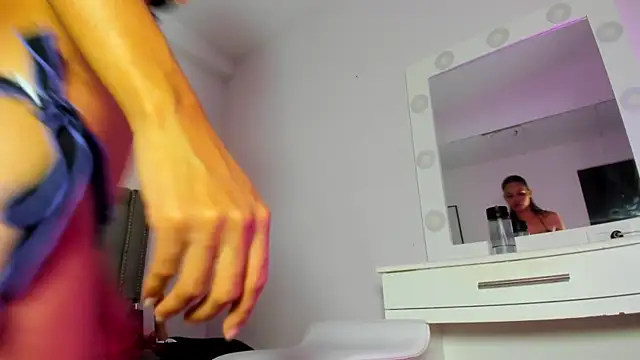 GysellHanson online show from February 24, 2025, 11:54 am