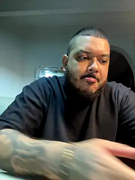 El Titan1998 online show from October 20, 2025, 11:49 pm