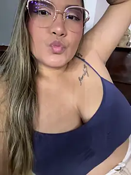 MiaLaurents online show from April 14, 2026, 3:23 am