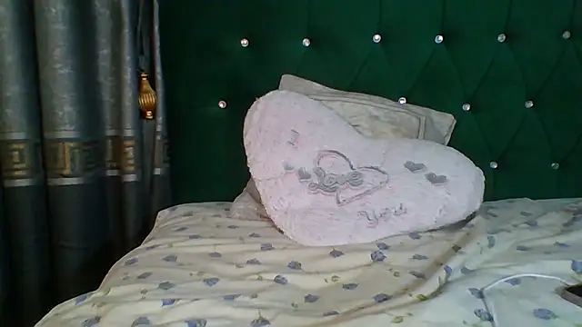 LeydiLi online show from March 20, 2025, 7:04 pm