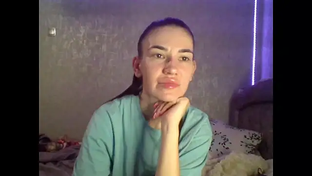 Snapshot of Diamond_Danaa chatting on February 2, 2026, 10:08 pm Diamond Danaa online show from February 2, 2026, 10:08 pm