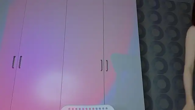 Snapshot of Cuteroxyfoxy chatting on January 7, 2025, 9:18 am Cuteroxyfoxy online show from January 7, 2025, 9:18 am