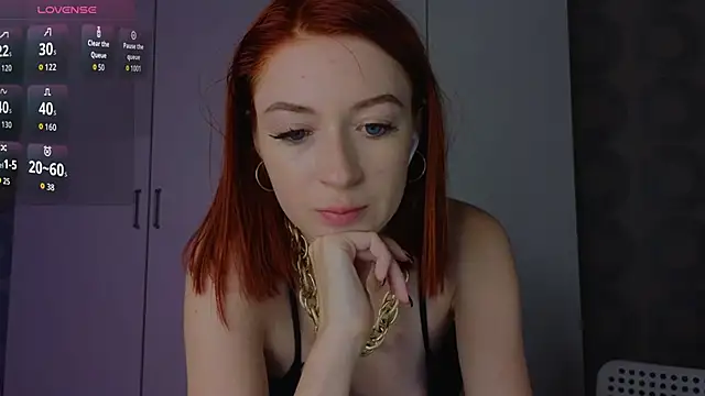 Snapshot of Cuteroxyfoxy chatting on June 20, 2026, 1:36 pm Cuteroxyfoxy online show from June 20, 2026, 1:36 pm