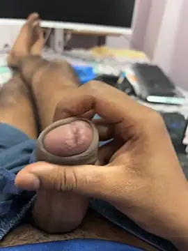 Cocaineandweed45 online show from November 26, 2025, 5:36 pm