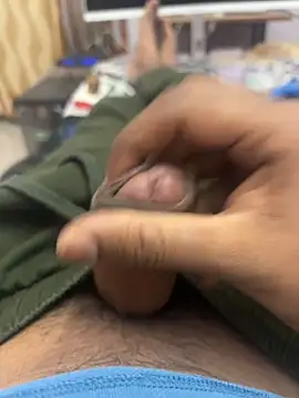 Cocaineandweed45 online show from December 3, 2025, 7:05 am