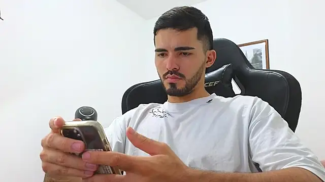 Massimoo 07 online show from January 8, 2025, 2:57 am