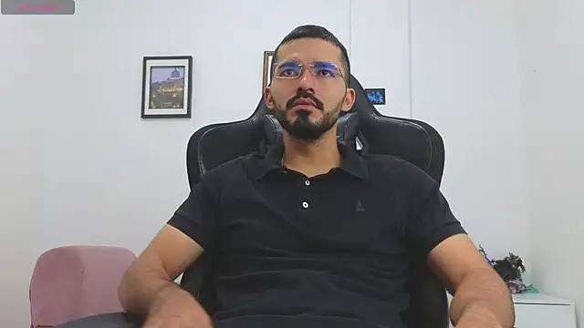 Massimoo 07 online show from December 18, 2025, 4:35 pm