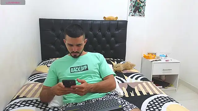 Massimoo 07 online show from April 24, 2026, 8:00 pm