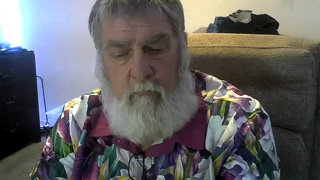 Snapshot of viejo_oso chatting on May 9, 2026, 6:18 am viejo oso online show from May 9, 2026, 6:18 am