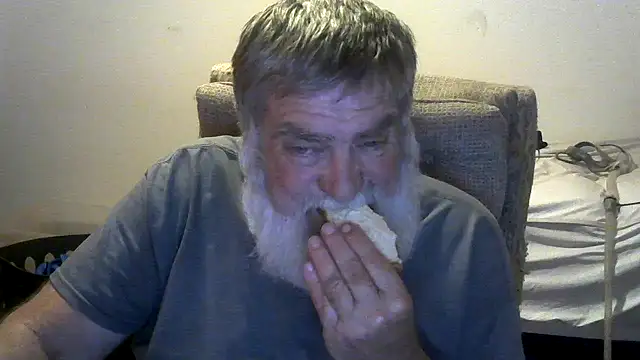 Snapshot of viejo_oso chatting on May 18, 2026, 5:57 am viejo oso online show from May 18, 2026, 5:57 am