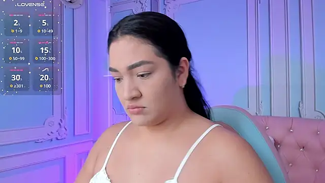 stefany duque1  online show from January 18, 2025, 7:26 pm