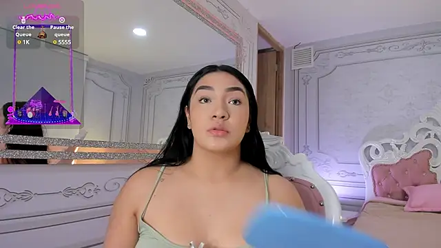 stefany duque1  online show from February 12, 2025, 3:29 am