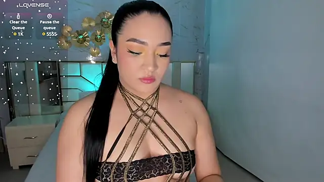 stefany duque1  online show from March 18, 2025, 2:47 am