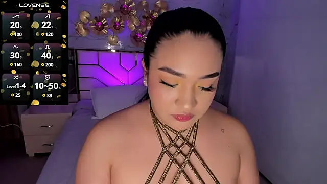 stefany duque1  online show from March 18, 2025, 5:52 am