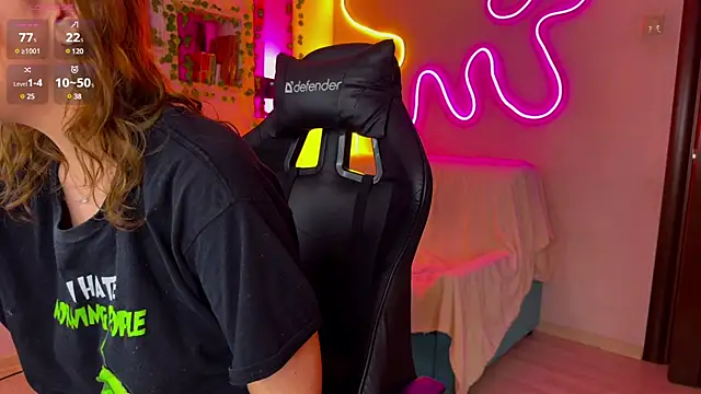 RobertAndLinela online show from March 13, 2025, 4:56 pm