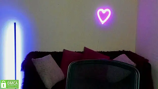 Snapshot of Arianasweety23 chatting on March 18, 2025, 9:32 pm Arianasweety23 online show from March 18, 2025, 9:32 pm