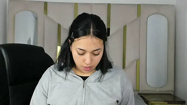 IsabellRodriguez18 online show from September 12, 2025, 3:28 am