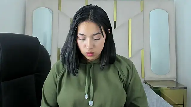 IsabellRodriguez18 online show from September 15, 2025, 2:55 am