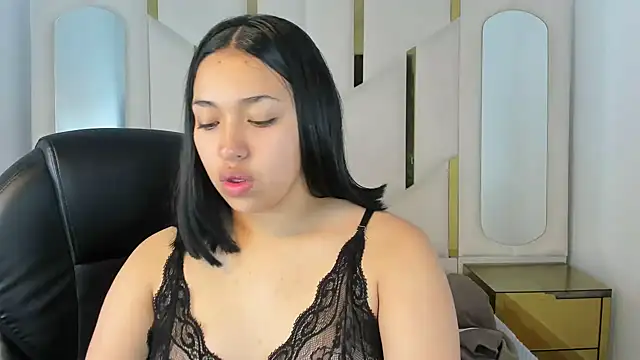 IsabellRodriguez18 online show from October 7, 2025, 3:25 am