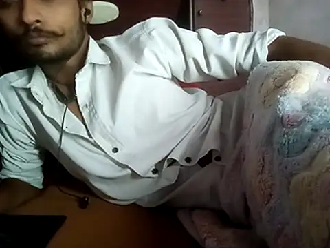 IamRentedBoybfriend online show from November 17, 2025, 4:13 pm