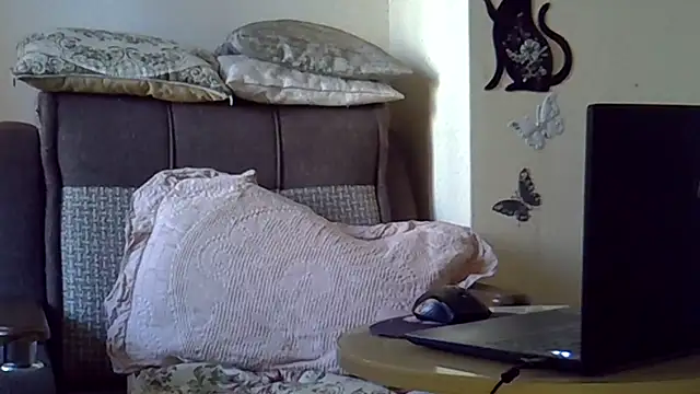 EllaJohnsonX online show from March 22, 2026, 9:02 am