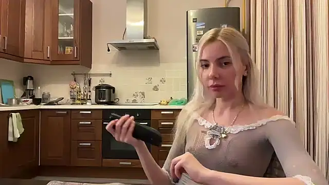 Snapshot of yunasuka chatting on February 22, 2025, 6:30 pm yunasuka online show from February 22, 2025, 6:30 pm