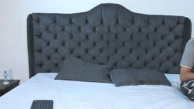 two milkyway online show from September 20, 2025, 12:17 pm