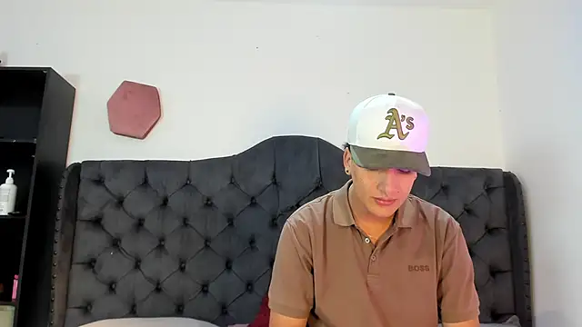 two milkyway online show from April 15, 2026, 10:43 pm