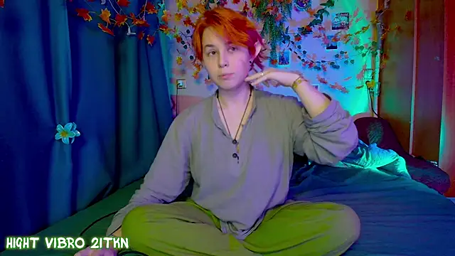 TrickyKitsune online show from November 27, 2025, 1:46 pm