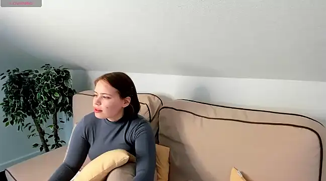 EricaElliott online show from February 6, 2025, 9:11 am