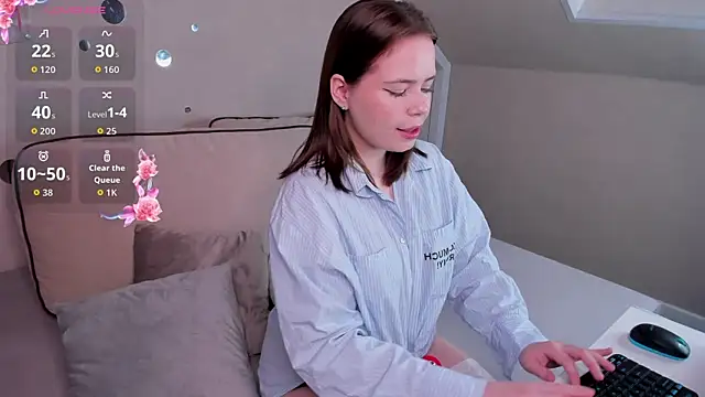 EricaElliott online show from September 16, 2025, 12:22 am