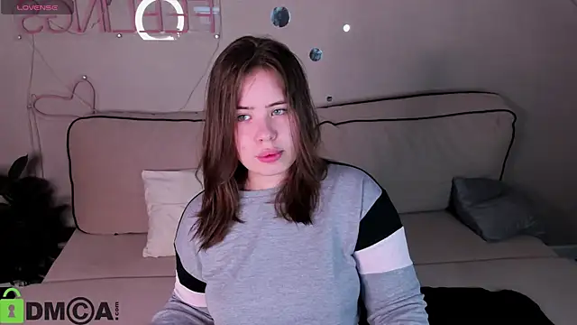 EricaElliott online show from December 15, 2025, 10:08 am